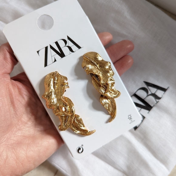 ZARA SPARKLY LEAF EARRINGS GOLD - Picture 5 of 6